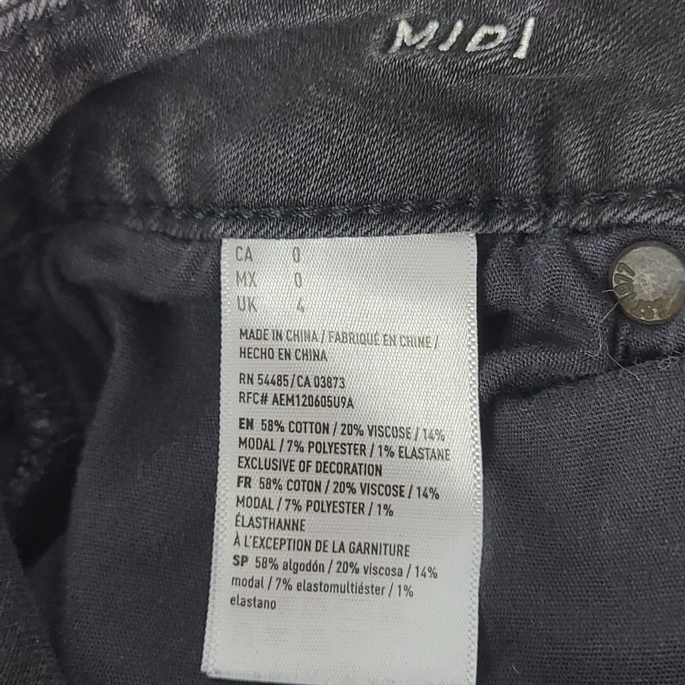 American Eagle Outfitters distressed cut